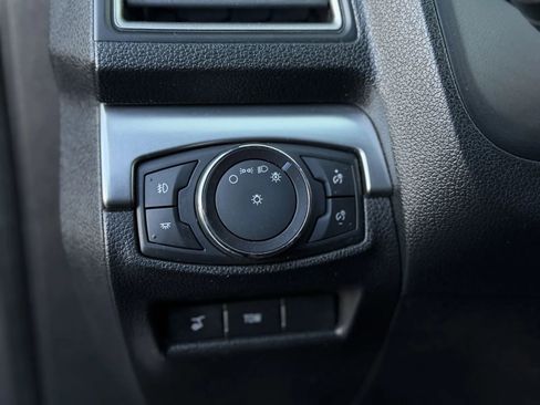 Used 2018 Ford Explorer XLT w/ Equipment Group 202A image 27