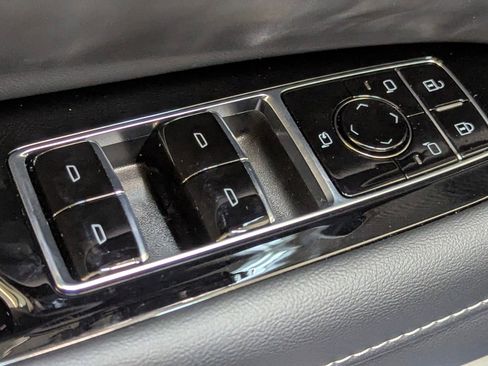 New 2026 Cadillac Optiq Luxury 1 image 23