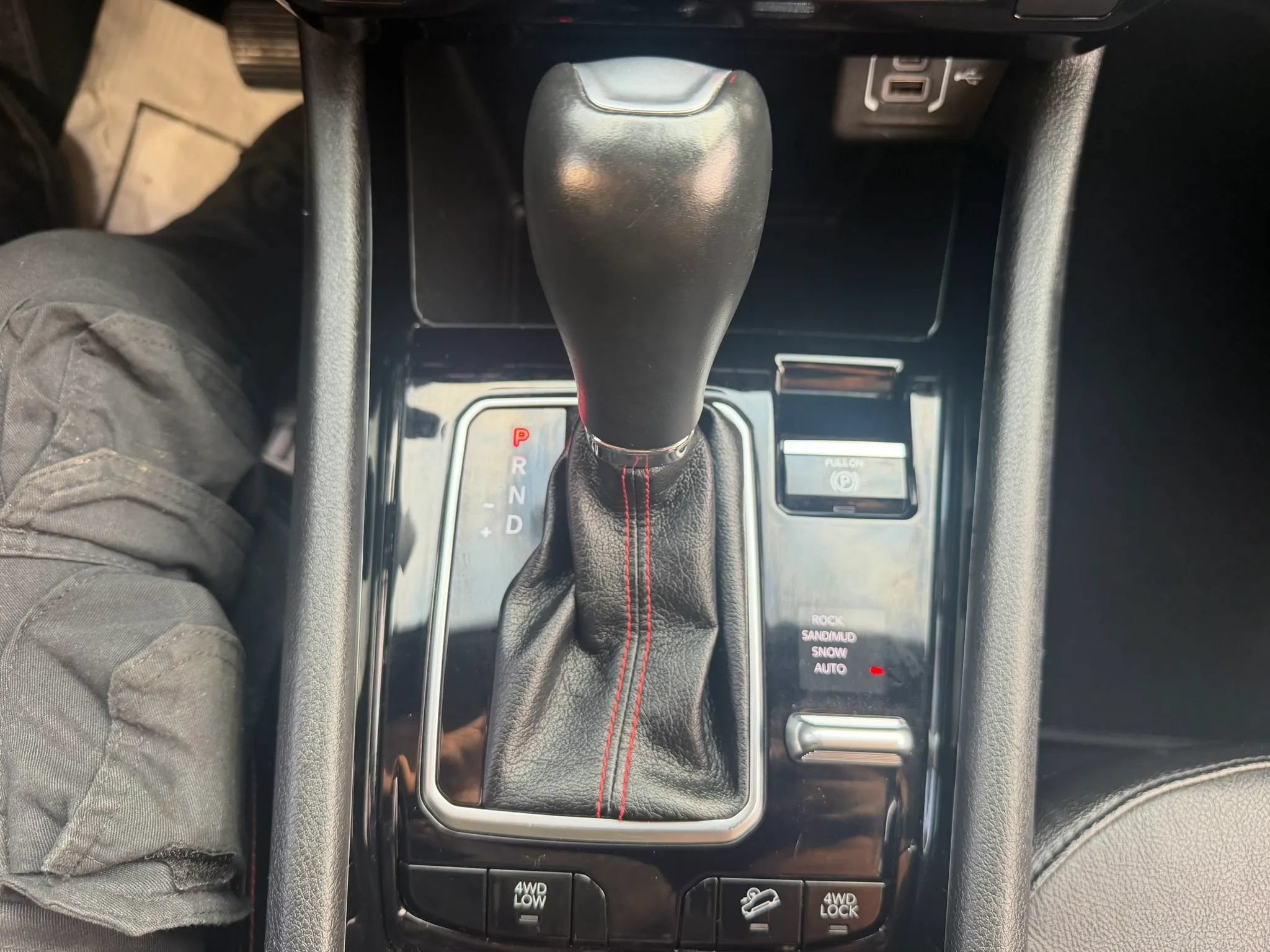 Used 2024 Jeep Compass Trailhawk AWD/4WD image 19