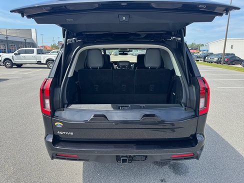Used 2025 Ford Expedition Active RWD image 18
