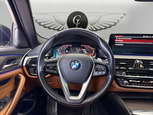 Used 2021 BMW 530i w/ Premium Package RWD image 12