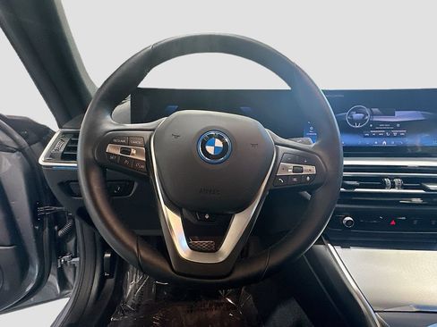 Used 2024 BMW i4 eDrive35 w/ Premium Package RWD image 11