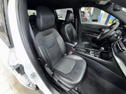 Used 2024 Jeep Compass Trailhawk image 16