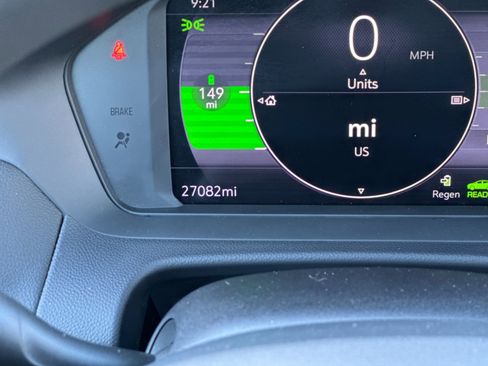 Used 2023 Chevrolet Bolt EUV LT w/ Driver Confidence Package image 27