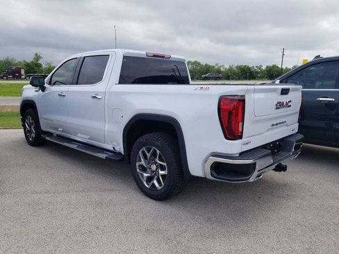 New 2026 GMC Sierra 1500 SLT AWD/4WD image 3