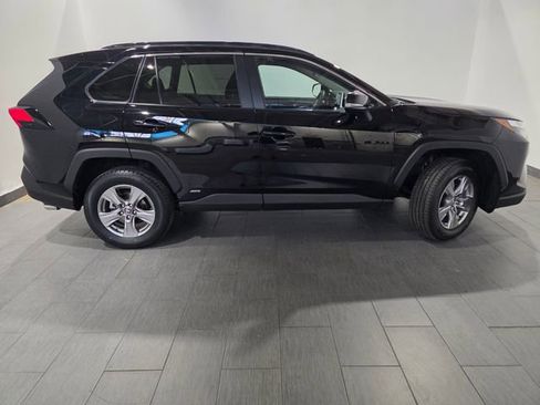 Used 2025 Toyota RAV4 XLE image 6