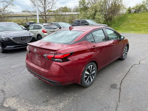 Used 2022 Nissan Versa SR w/ Convenience Package FWD image 3