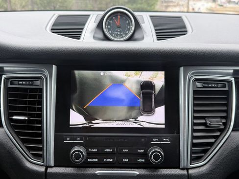 Used 2018 Porsche Macan Sport Edition image 30