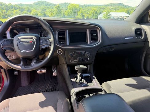 Used 2018 Dodge Charger SXT w/ Blacktop Package RWD image 26