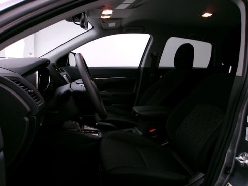 Used 2025 Mitsubishi Outlander Sport ES AWD/4WD image 8