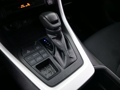 Used 2024 Toyota RAV4 LE image 20