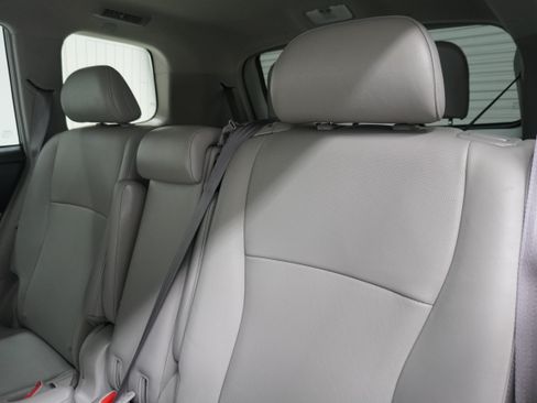 Used 2013 Toyota Highlander Limited FWD image 12