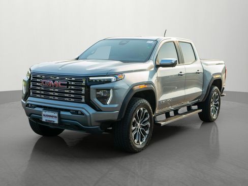 Used 2025 GMC Canyon Denali AWD/4WD image 3