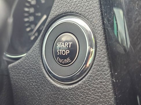 Used 2019 Nissan Rogue SV image 33