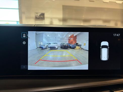 Used 2025 Hyundai Santa Fe SEL image 17