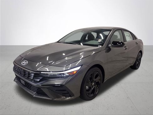 New 2026 Hyundai Elantra SEL Sport Premium FWD image 2