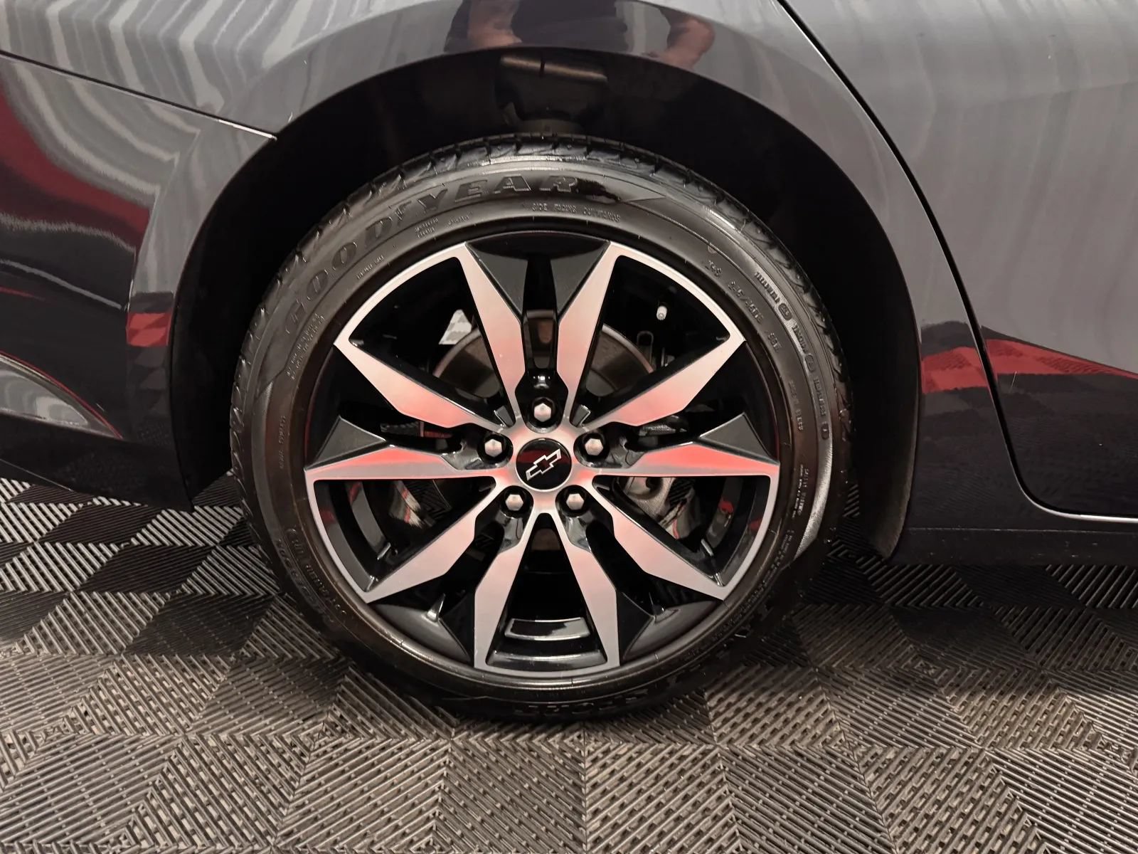 Used 2022 Chevrolet Malibu RS w/ LPO, Floor Liner Package FWD image 18