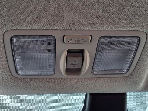 Used 2025 Hyundai Venue SEL FWD image 18