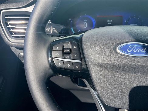 Used 2022 Ford Escape Titanium w/ Class II Trailer Tow Package image 23