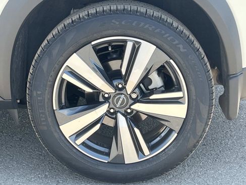 Used 2023 Nissan Rogue SL image 12