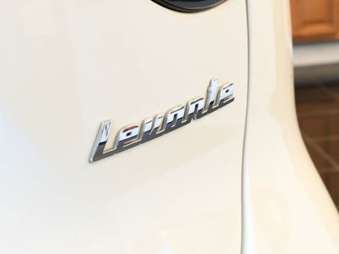 Used 2023 Maserati Levante GT AWD/4WD image 17