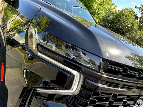Used 2024 Chevrolet Suburban Z71 w/ Luxury Package AWD/4WD image 31