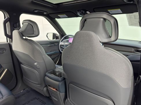 Used 2024 Kia EV9 GT-Line image 41