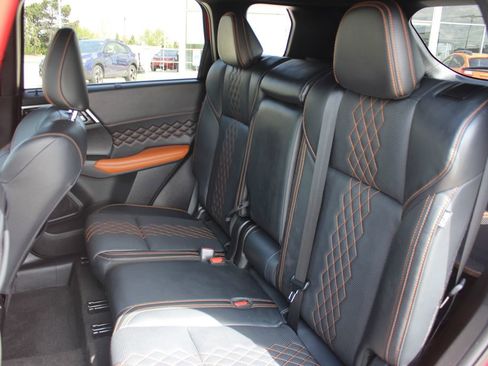 Used 2024 Mitsubishi Outlander SEL AWD/4WD image 26
