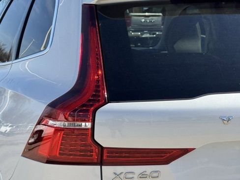 Used 2023 Volvo XC60 T8 Ultimate w/ Climate Package image 8