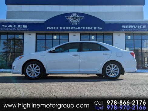 Used 2013 Toyota Camry XLE image 1