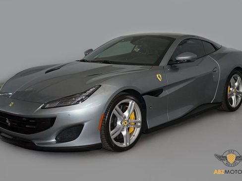 Used 2019 Ferrari Portofino image 3