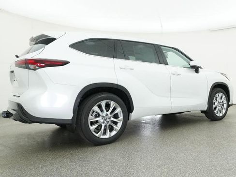 New 2026 Toyota Highlander Limited image 65