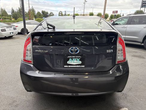 Used 2014 Toyota Prius Four FWD image 5