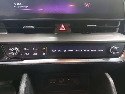 Used 2023 Kia Sportage EX AWD/4WD image 20