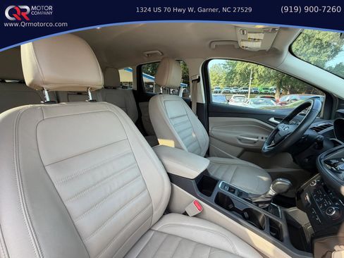 Used 2017 Ford Escape Titanium AWD/4WD image 33