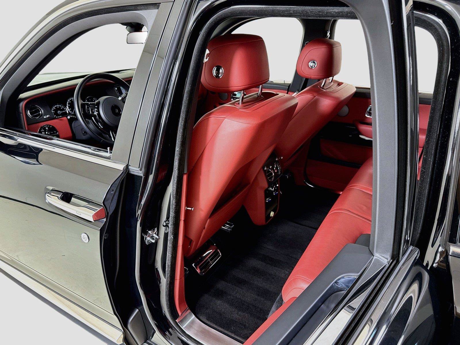 Used 2022 Rolls-Royce Cullinan AWD/4WD image 26