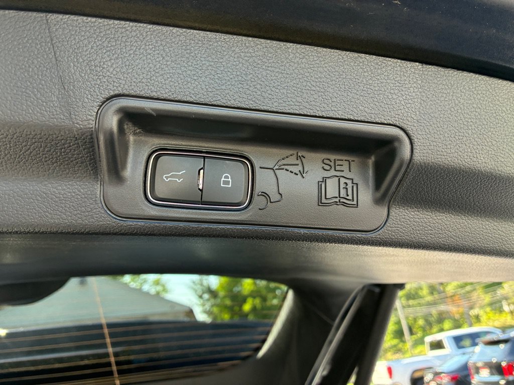 Used 2025 Ford Explorer ST-Line AWD/4WD image 14
