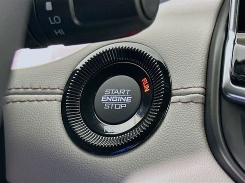 New 2026 Jeep Compass Limited image 18