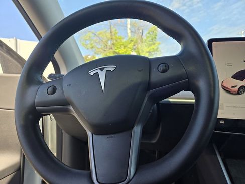 Used 2020 Tesla Model Y Long Range AWD/4WD image 13