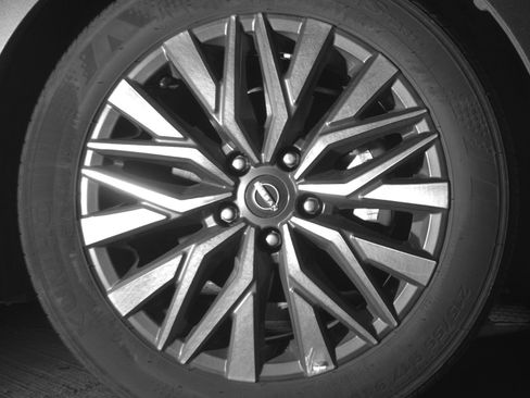 Used 2025 Nissan Altima 2.5 SV FWD image 13