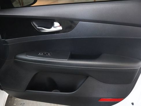Used 2019 Kia Forte S FWD image 11