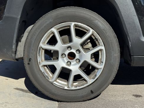 Used 2020 Jeep Renegade Latitude image 9