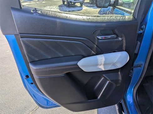 Used 2023 GMC Canyon AT4X image 29