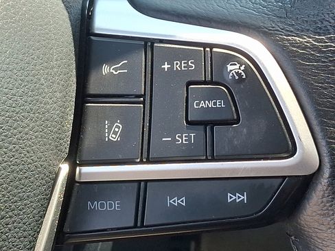 Used 2023 Toyota Sienna XLE AWD/4WD image 23