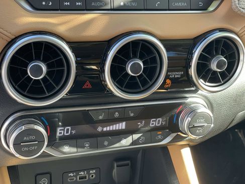 Used 2024 Nissan Sentra SV w/ SV Premium Package image 13