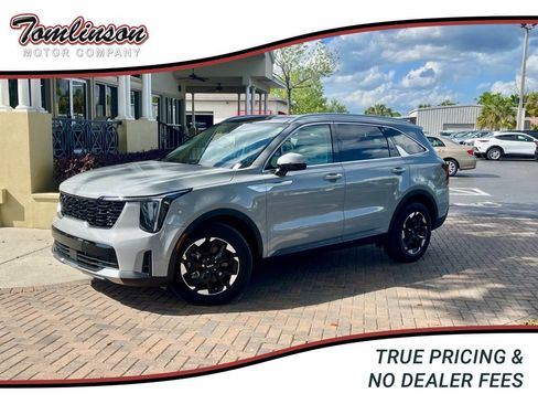 Used 2026 Kia Sorento S w/ S Panoramic Sunroof Package image 1