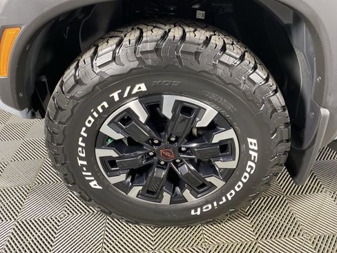 Used 2022 Nissan Frontier PRO-4X image 13