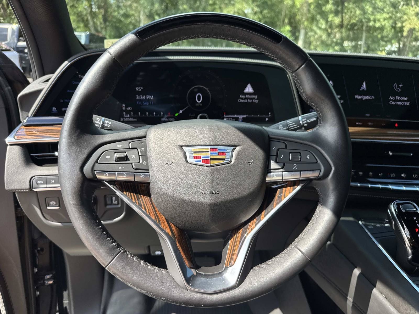 Used 2024 Cadillac Escalade ESV Premium Luxury w/ Performance Package AWD/4WD image 14