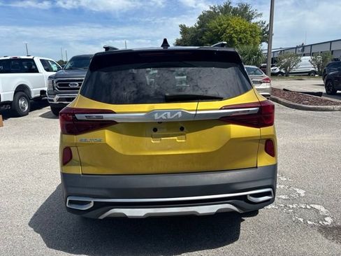 Used 2023 Kia Seltos S w/ Navigation Package FWD image 6