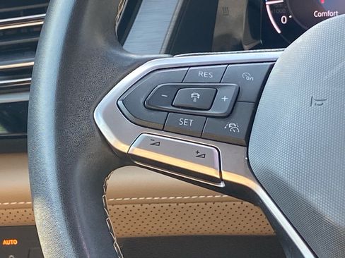 Certified 2024 Volkswagen Atlas Cross Sport SE w/ Panoramic Sunroof Package AWD/4WD image 6